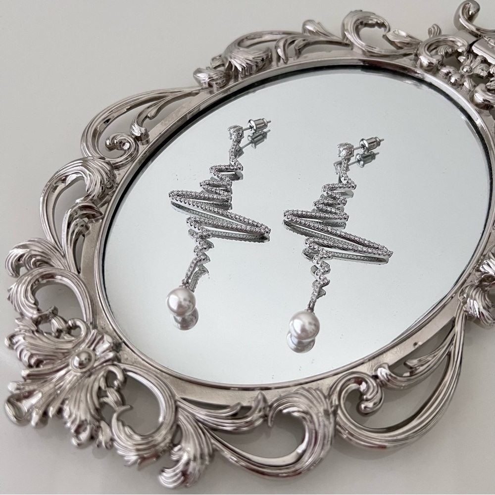 New Silver Pearl Waves Earring